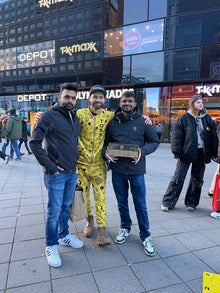 Znajdź nas | TOSSIT Gra | Zabawne rzutki z przyssawką, które przyklejają się w dowolnym miejscu 7