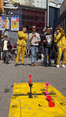 Znajdź nas | TOSSIT Gra | Zabawne rzutki z przyssawką, które przyklejają się w dowolnym miejscu 4